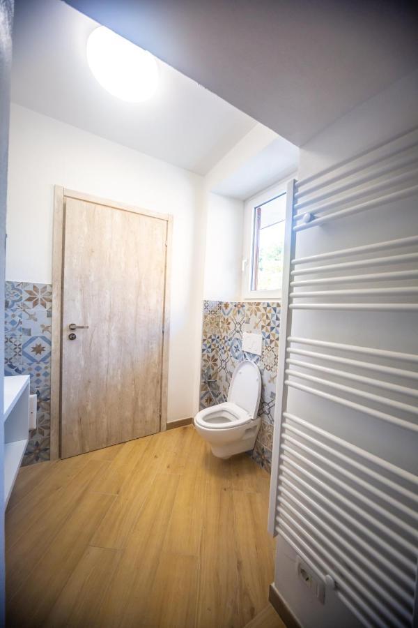 Around Lago Maggiore Rooms Reno Di Leggiuno المظهر الخارجي الصورة