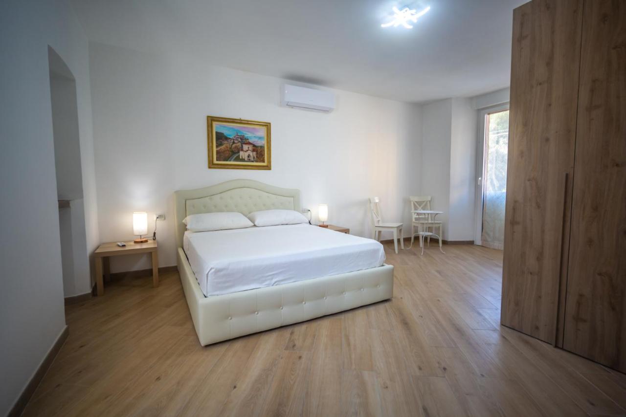 Around Lago Maggiore Rooms Reno Di Leggiuno المظهر الخارجي الصورة
