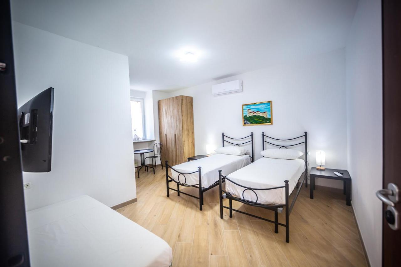 Around Lago Maggiore Rooms Reno Di Leggiuno المظهر الخارجي الصورة