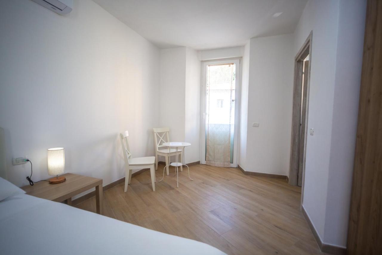 Around Lago Maggiore Rooms Reno Di Leggiuno المظهر الخارجي الصورة