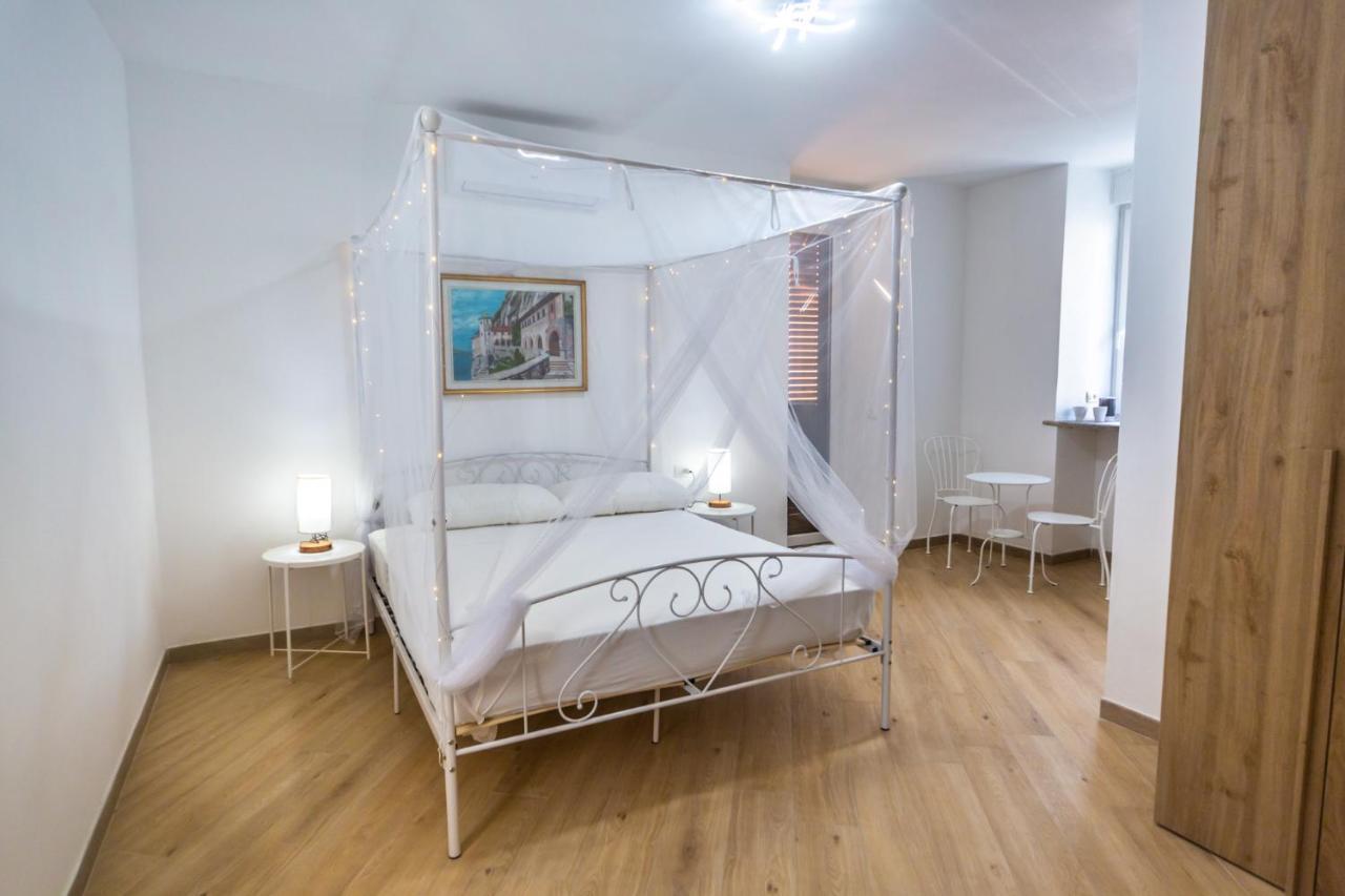 Around Lago Maggiore Rooms Reno Di Leggiuno المظهر الخارجي الصورة